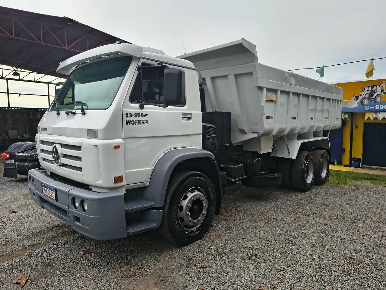 VW 23.250 Ano 2005 Caminhão extruturado  - Foto 8