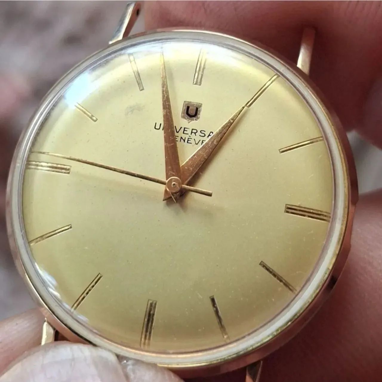 Relógio Universal Geneve - Revisado - 34,5mm - Suíço Vintage