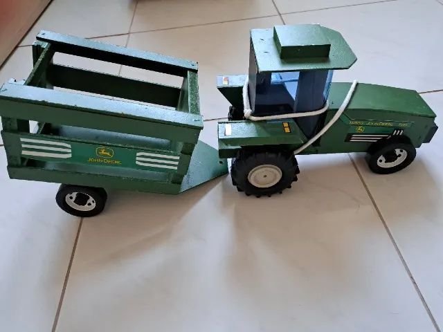 Brinquedo Trator madeira - Foto 3