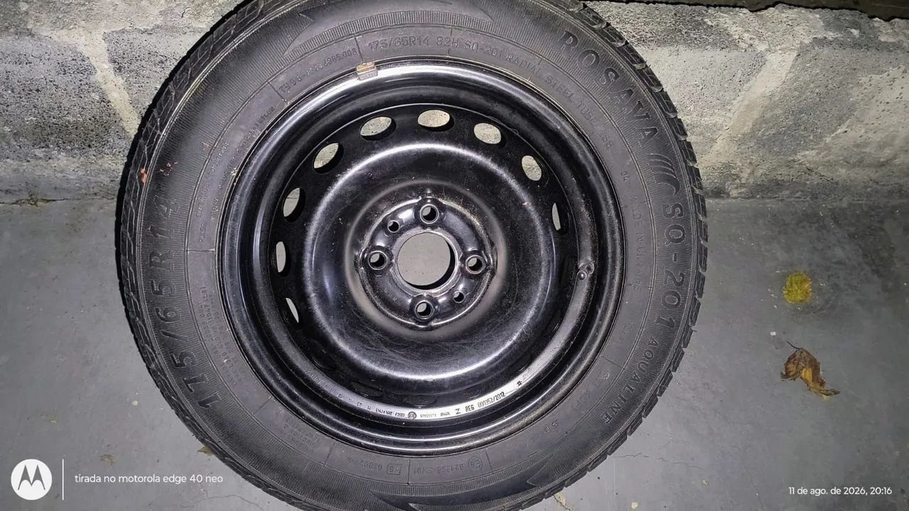 Roda e macaco hidráulico  - Foto 2