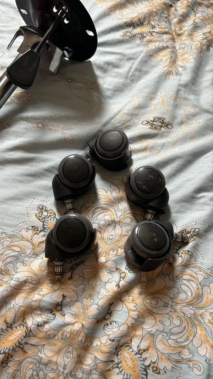 Vendo cadeira de rodinha  - Foto 5
