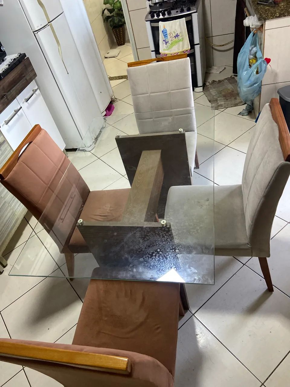 Mesa com 4 cadeiras  - Foto 3