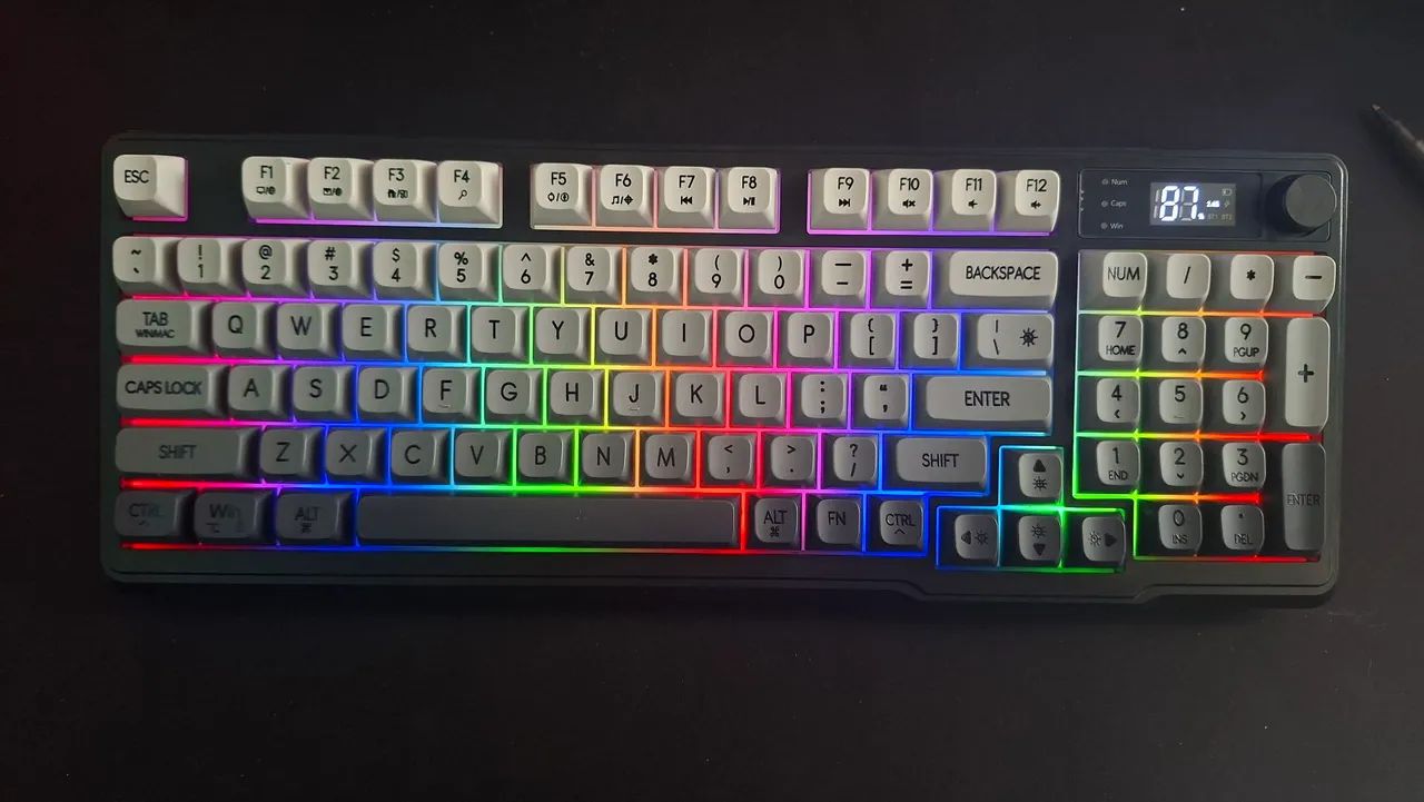 Teclado Sem Fio FreeWolf - M96 RGB