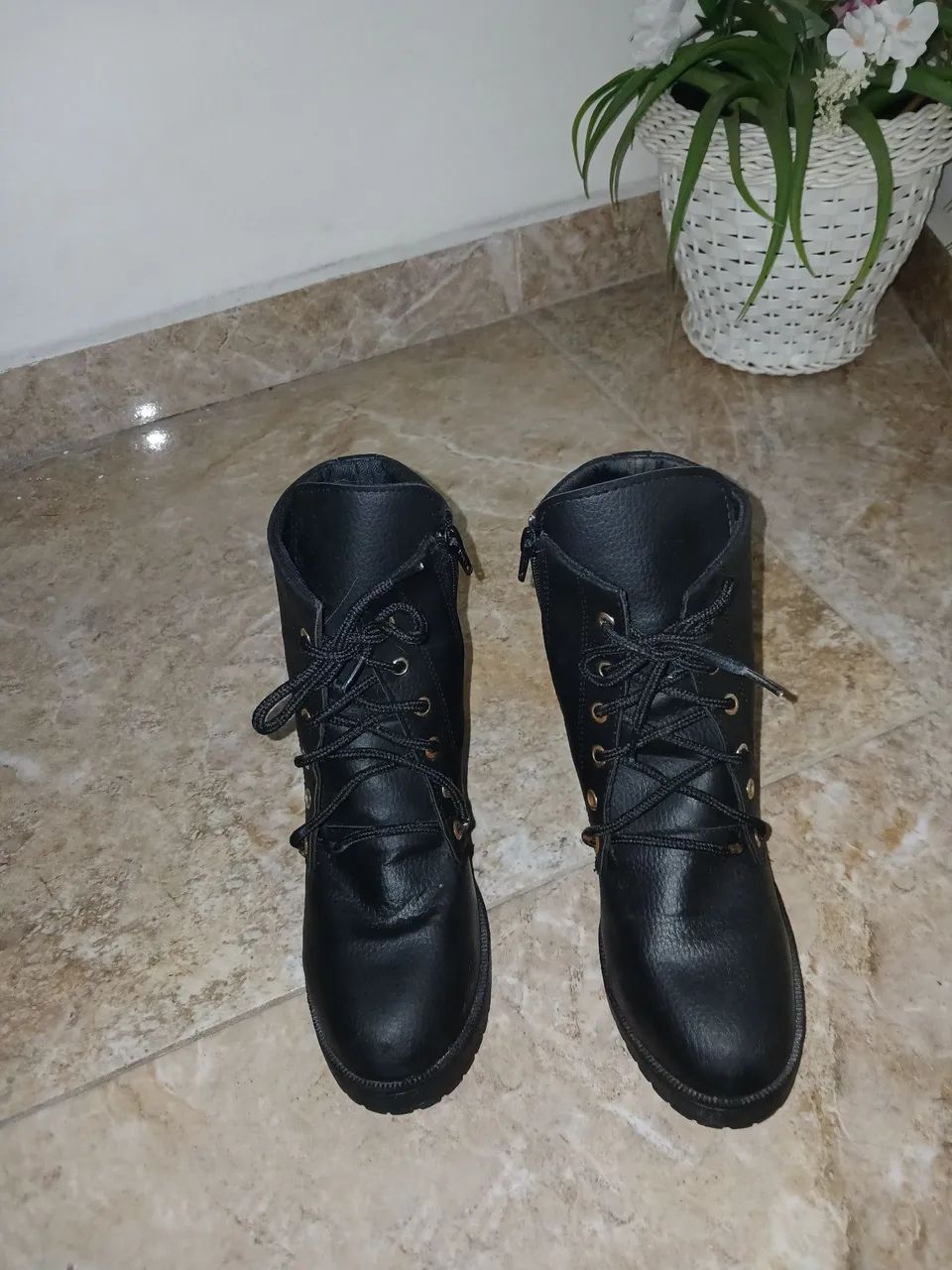 Bota preta semi nova  - Foto 2