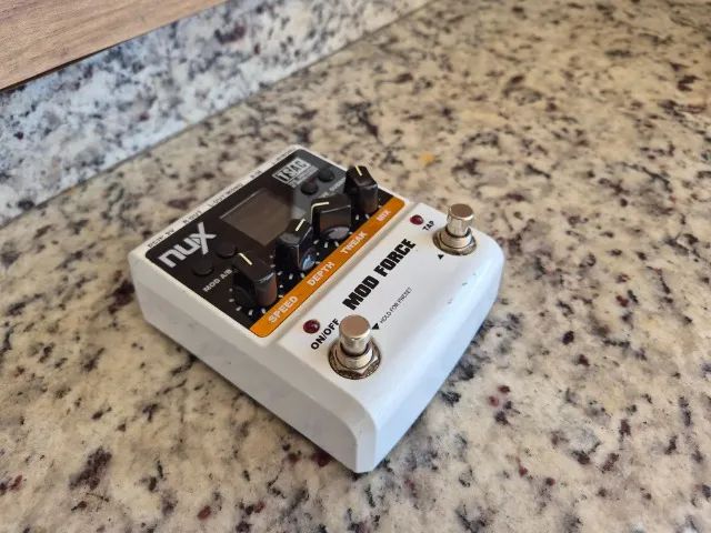 Pedal Nux Mod Force Multi Modulation, 12 efeitos de Modulação, Zerado!!! - Foto 3