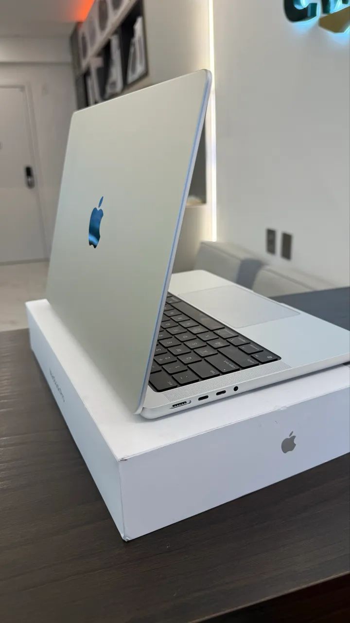 MacBook Pro M4 16GB 512GB シルバー MACBOOK PRO M4 PRO 512SSD 24GB 14 POLEGADAS SILVER SEMINOVO / LOJA