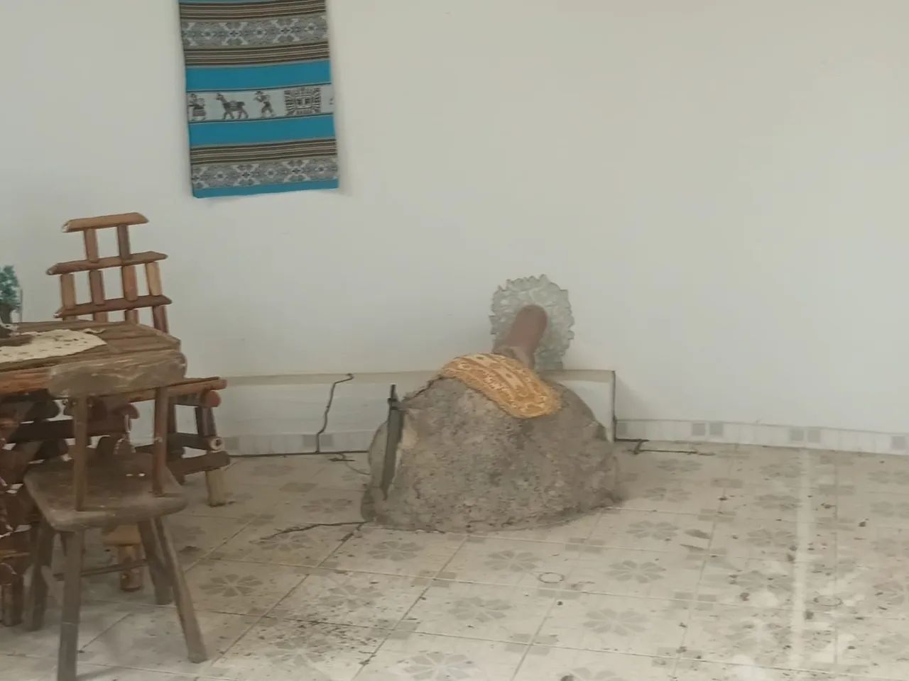 Chácara na Chapada dos Veadeiros com casa e rio - Foto 4