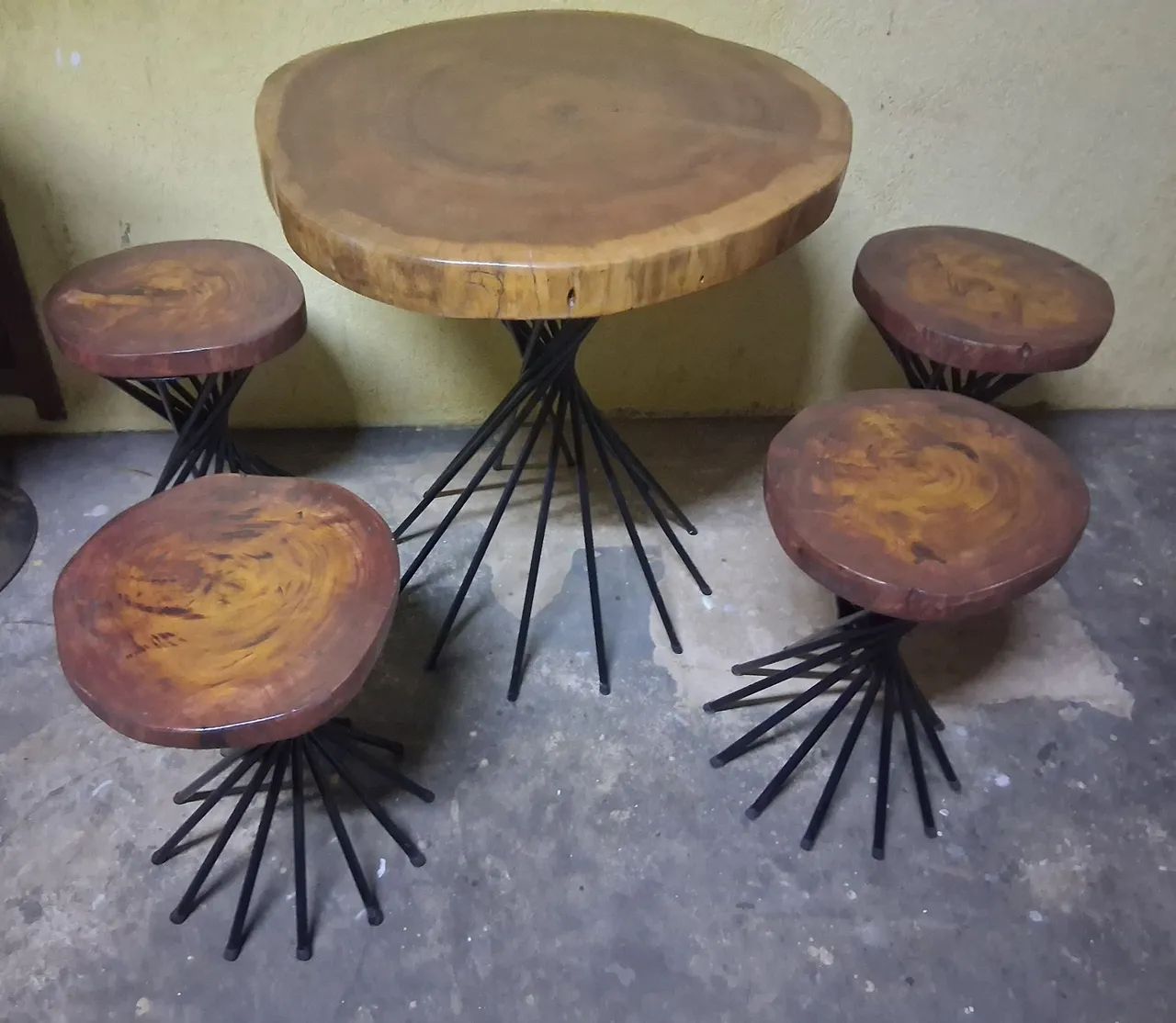 Conjunto mesa e bancos  - Foto 3