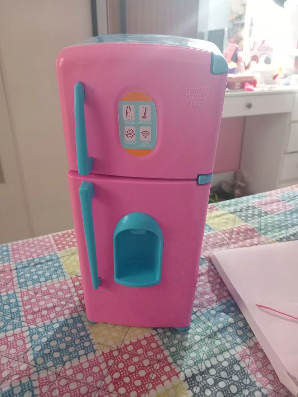 Geladeira de brinquedo