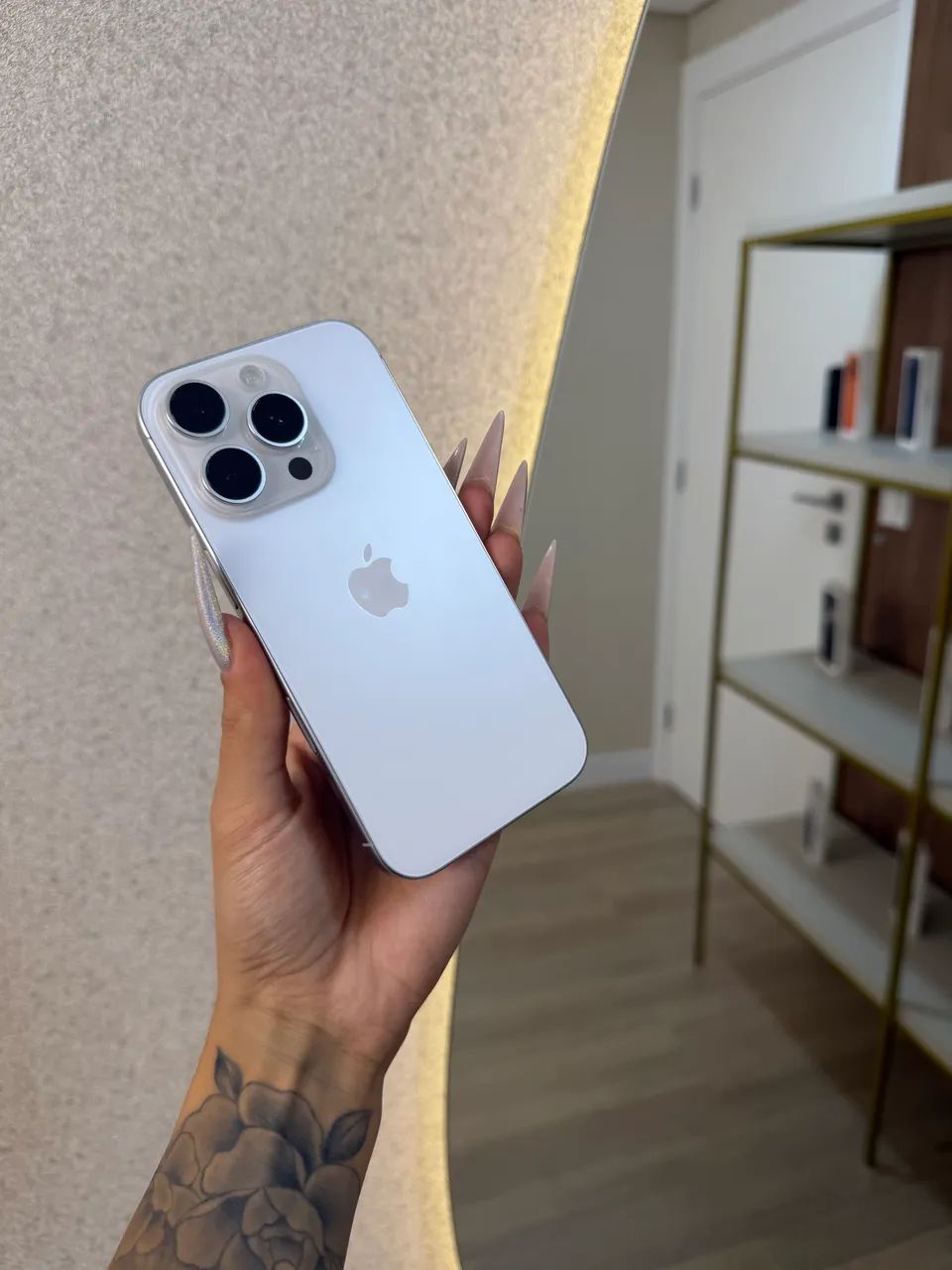 iPhone 16 Pro 128GB Titânio Branco - Foto 2
