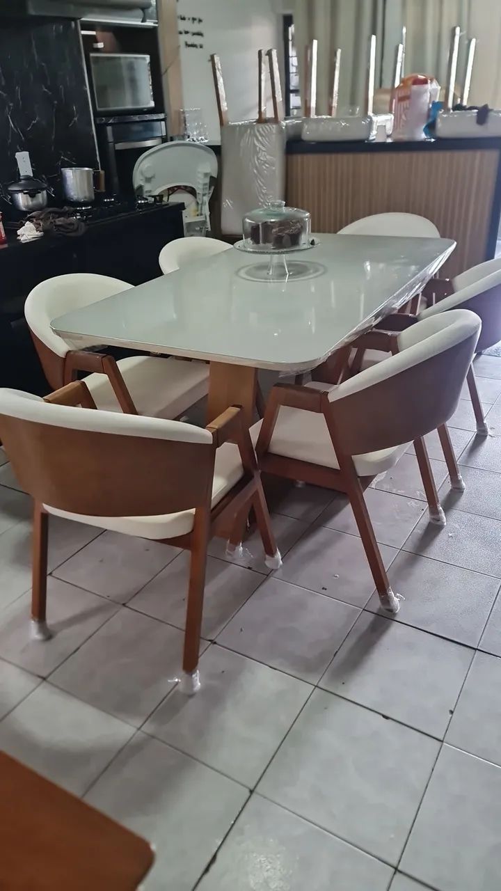 Cadeiras modenas pra sala de jantar 