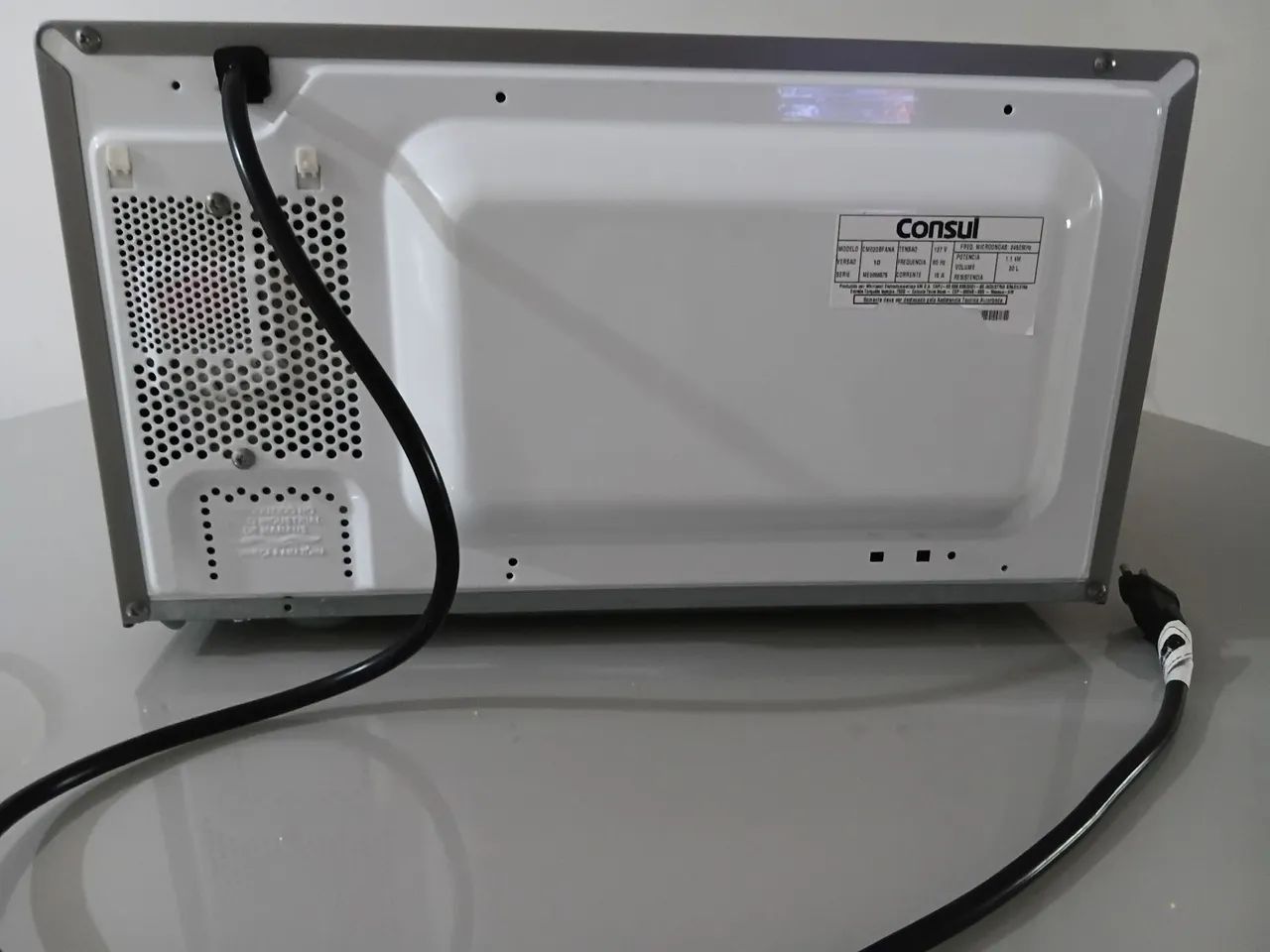 Vendo 01 micro-ondas consul 20 litros - Foto 3