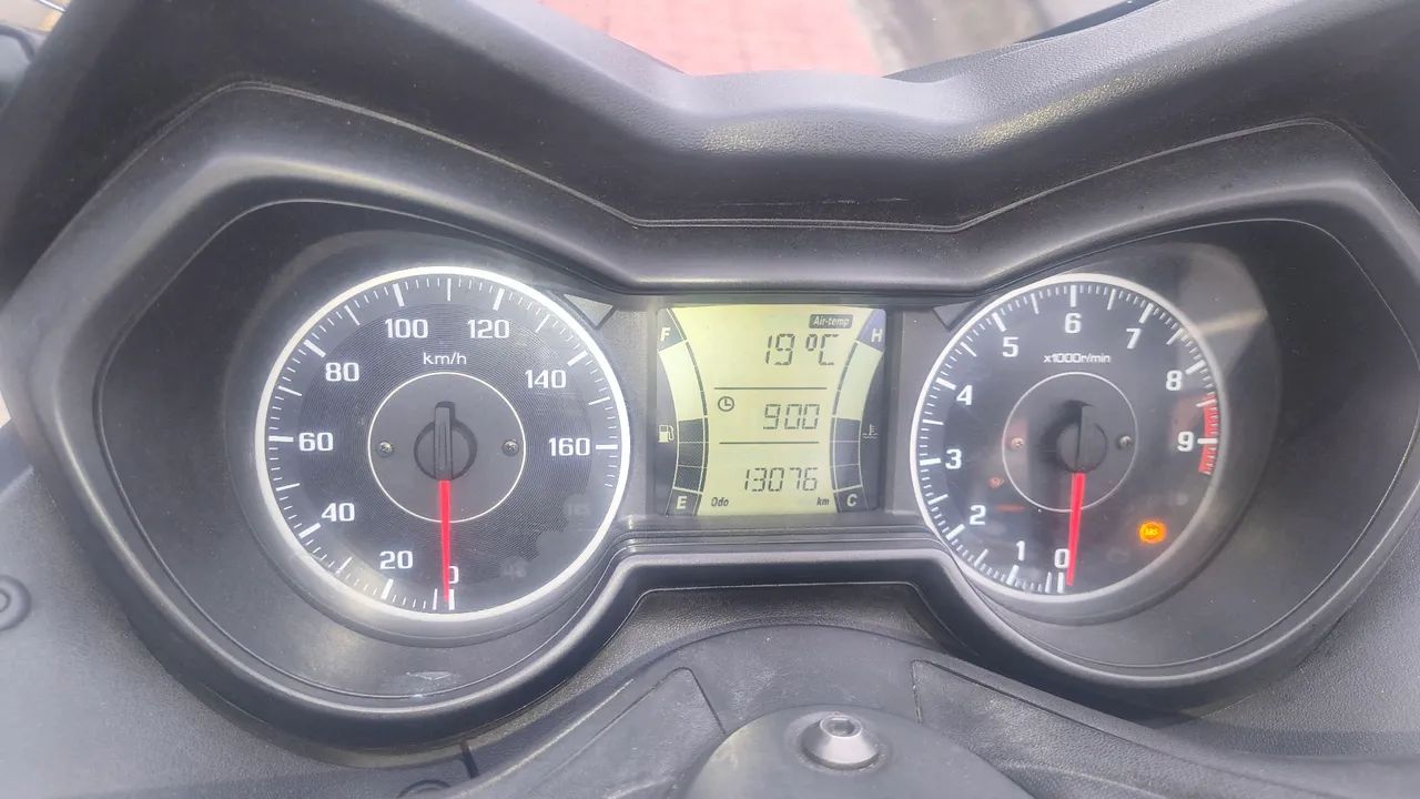 xmax com apenas 13 mil km - Foto 5