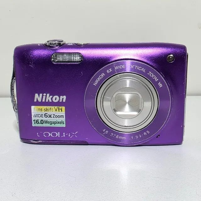Câmera Digital Nikon Coolpix S3300 16MP 5x Roxa com Acessórios e