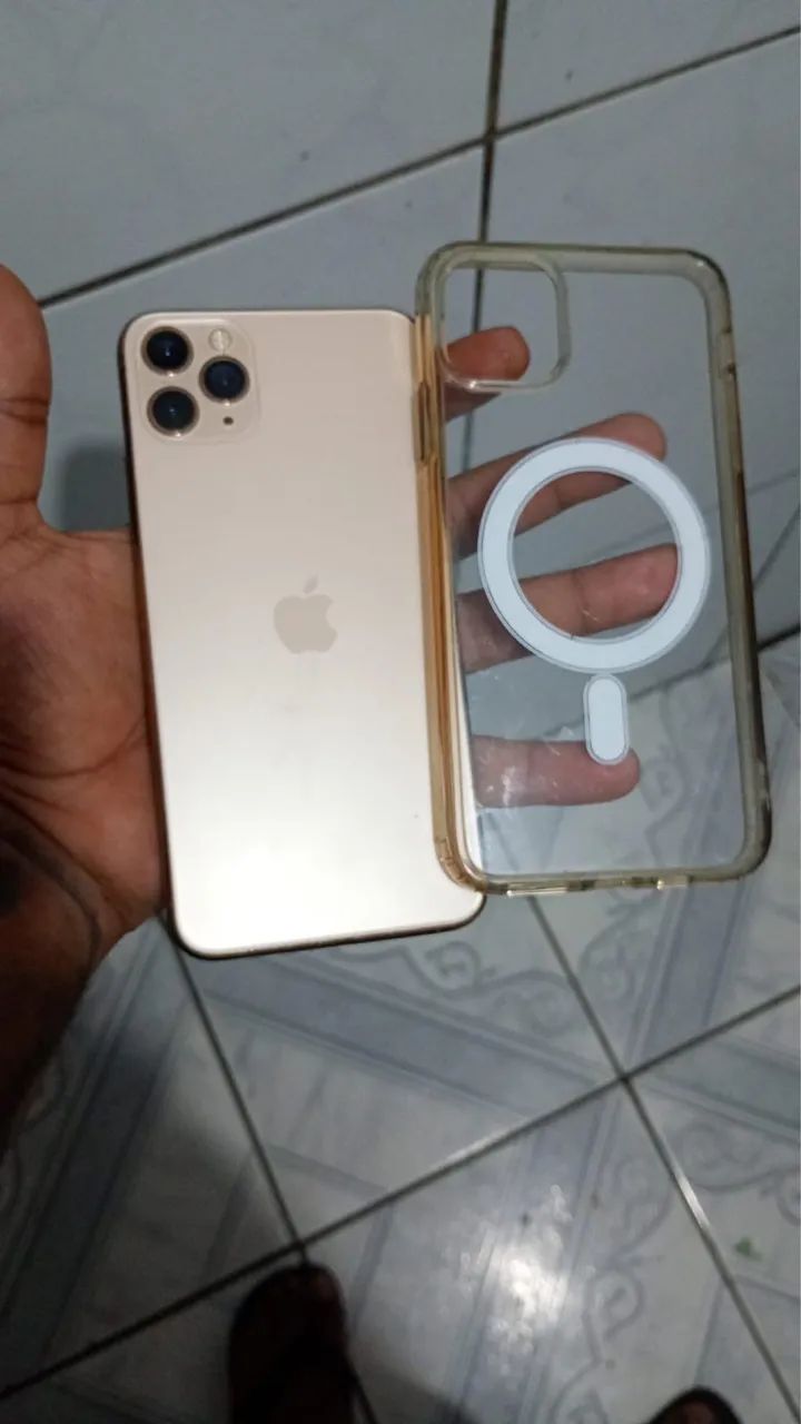 iPhone 11 Pro Max 64 gigas  - Foto 2