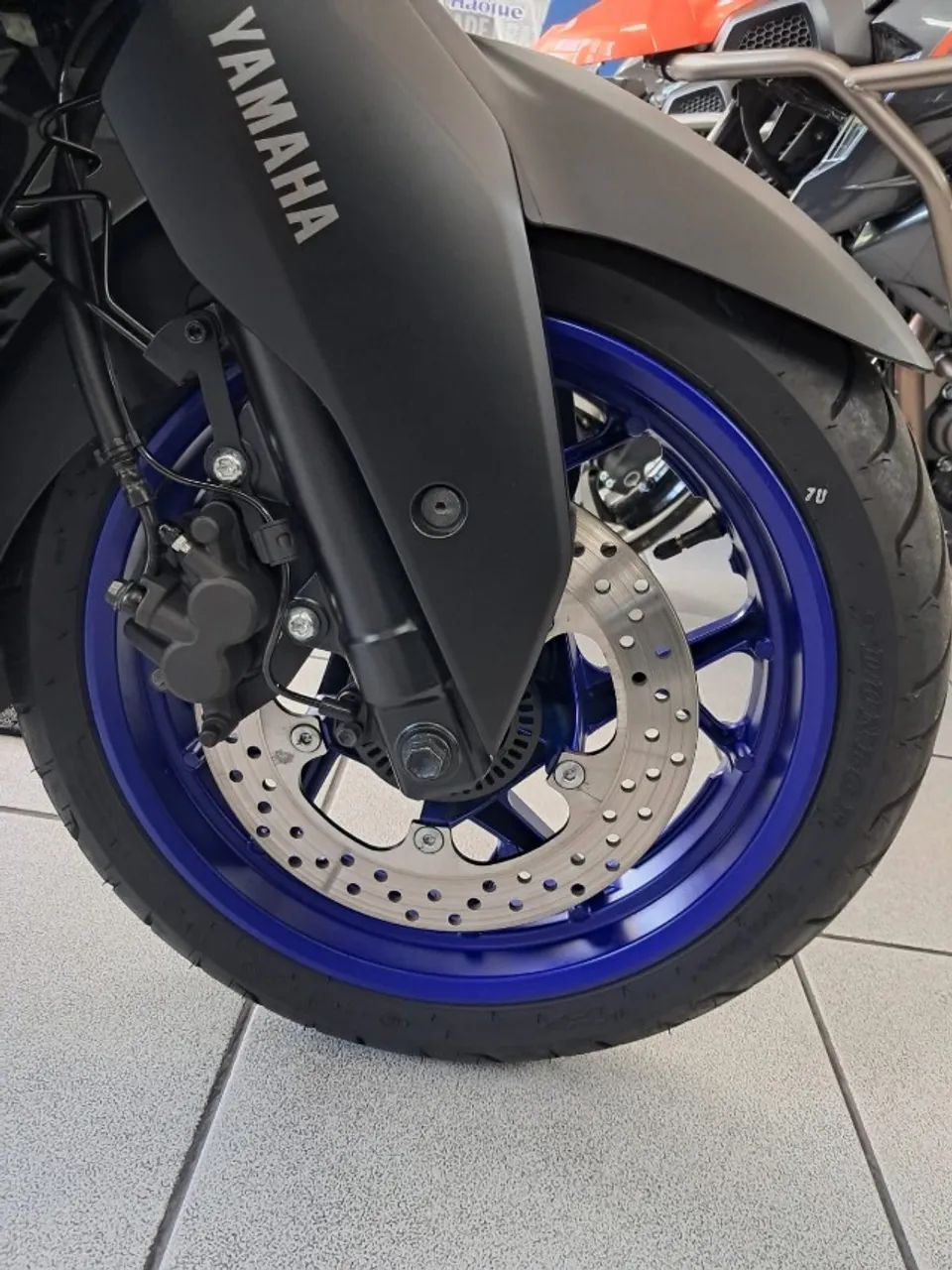 YAMAHA XMAX 300 CONNECTED ABS - Foto 3