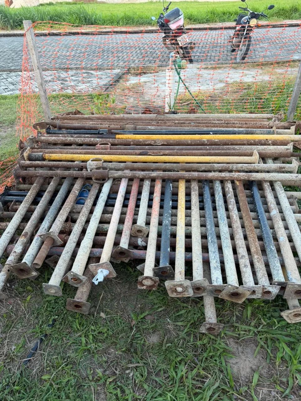 200 unidades ESCORAS/PONTALETES
