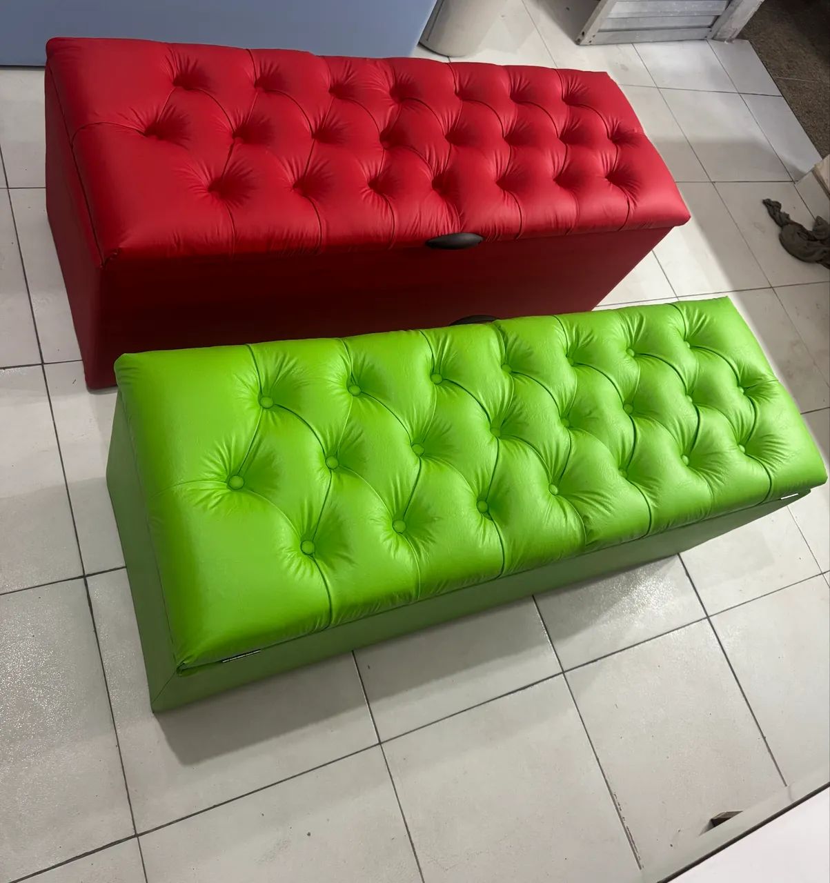 Baú Recamier Vermelho e Verde