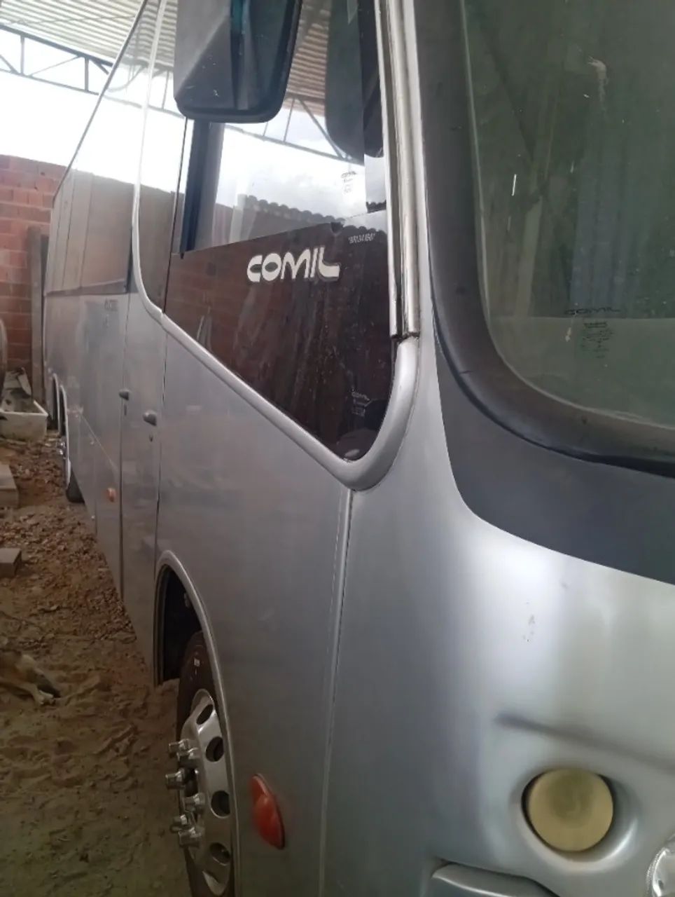 Micro ônibus trucado 
