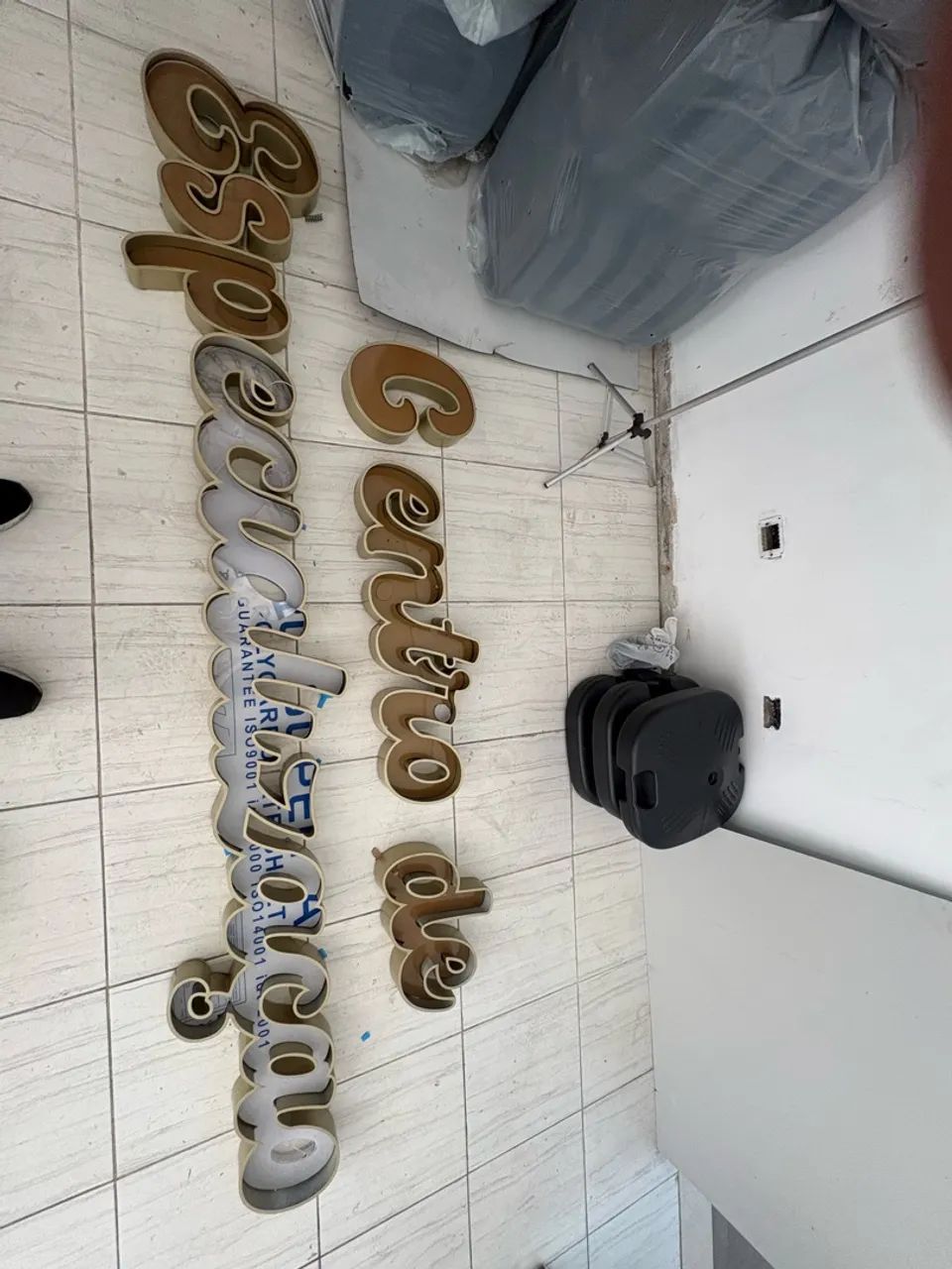 Letras com Iluminação Interna 