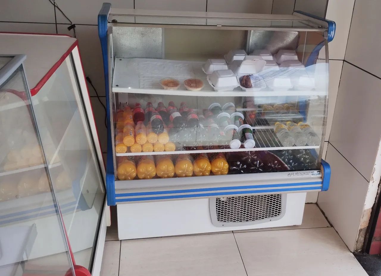 Balcão refrigerado em perfeito estado 