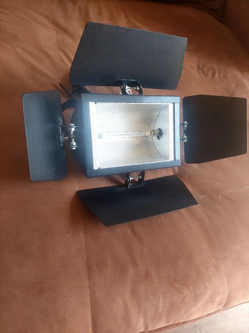 REFLETOR LUZ AMARELA ( são 2 refletores)