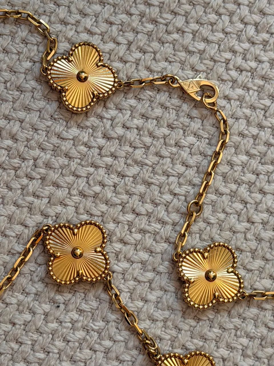 Van cleef colar de ouro 18