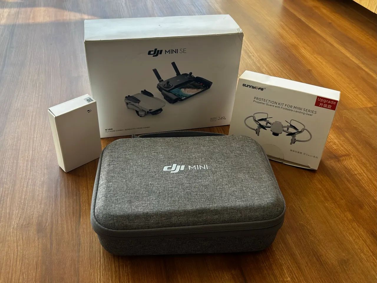 Drone DJI Mini SE - Fly More Combo + Kit Proteção - Foto 2