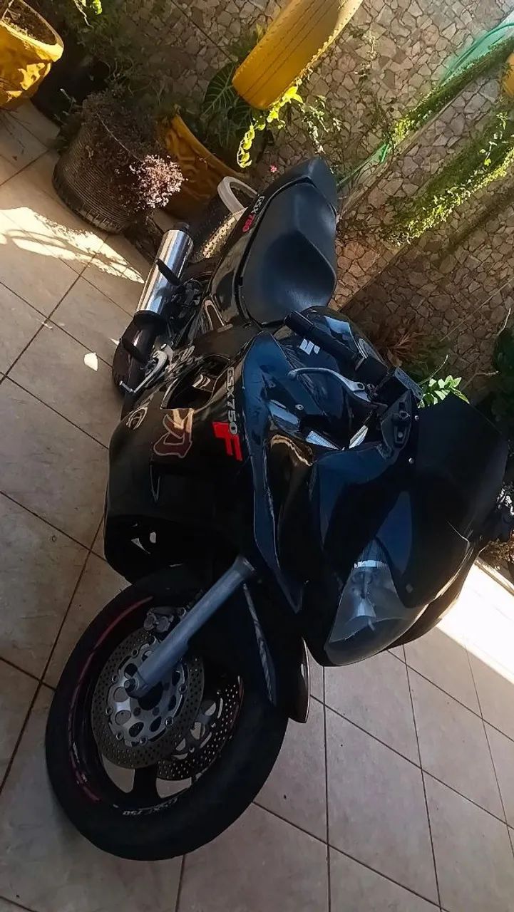 SUZUKI GSX 750F - Foto 2
