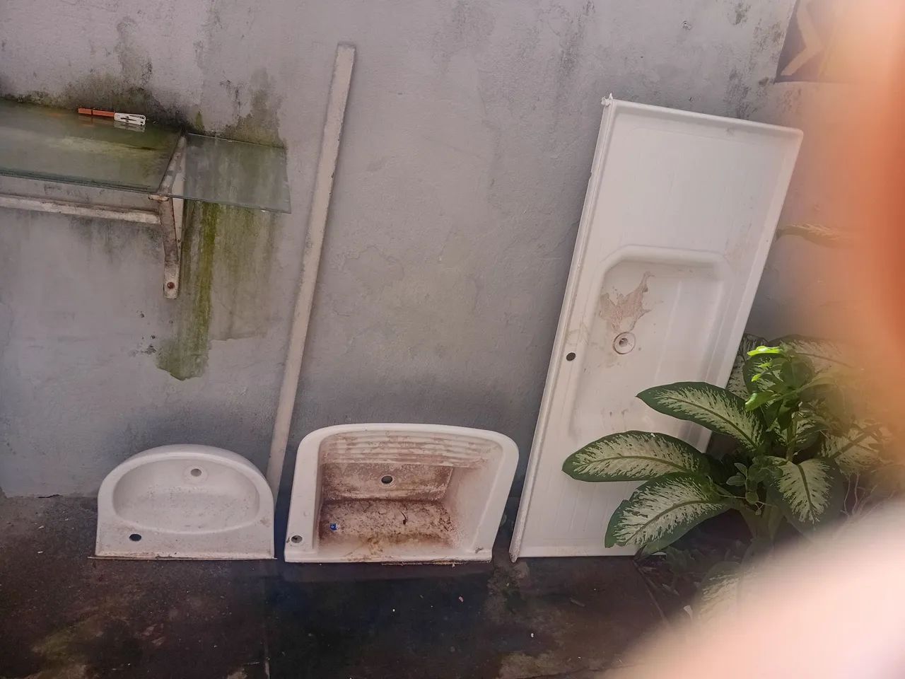 Pias lavatório.