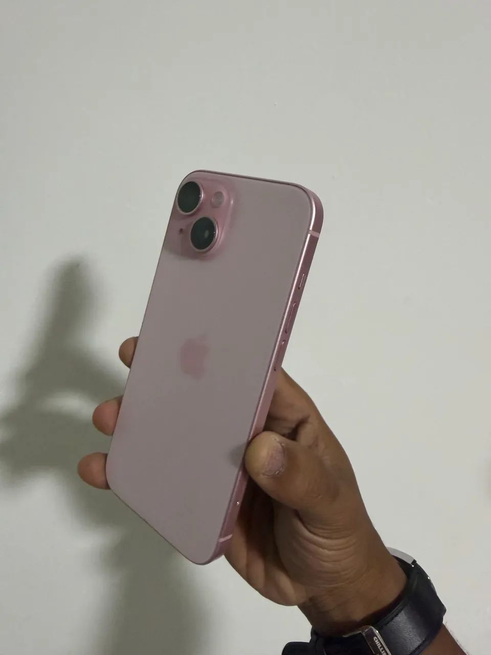 Vendo iPhone 15 rose, 128 Gb  - Foto 4