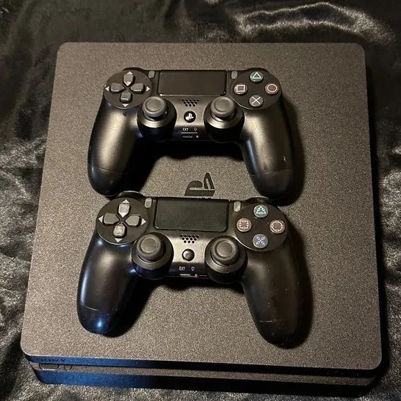 PlayStation 4 + 2 Controles  - Foto 2
