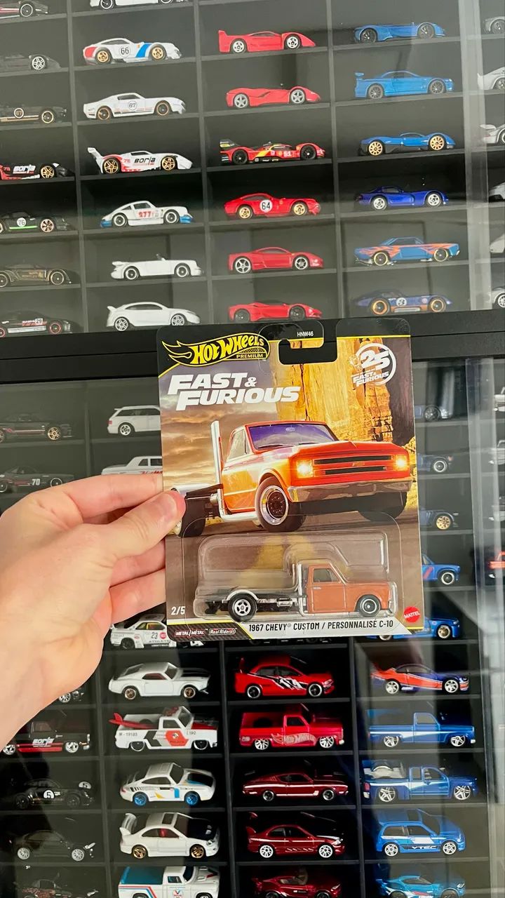Hot Wheels Premium - Chevy C10 Custom Velozes e Furiosos