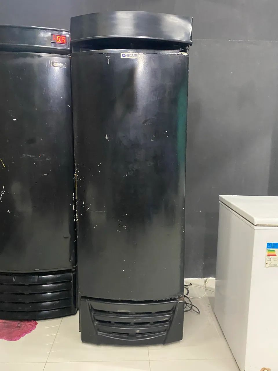 Vendo freezer vertical, GELANDO MUITO. - Foto 4