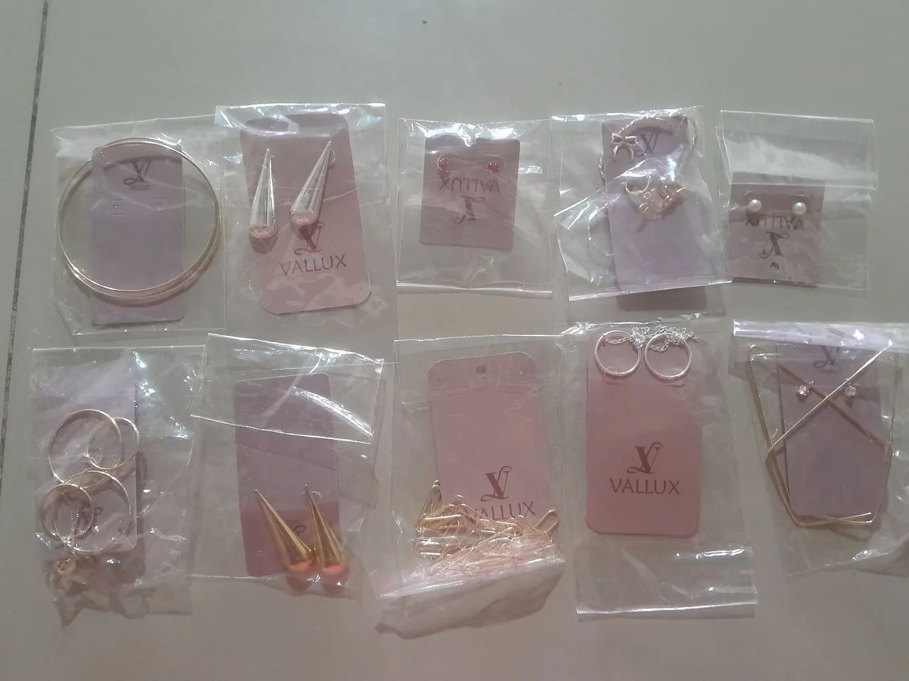 Kit com 18 peças banhadas a ouro e prata 