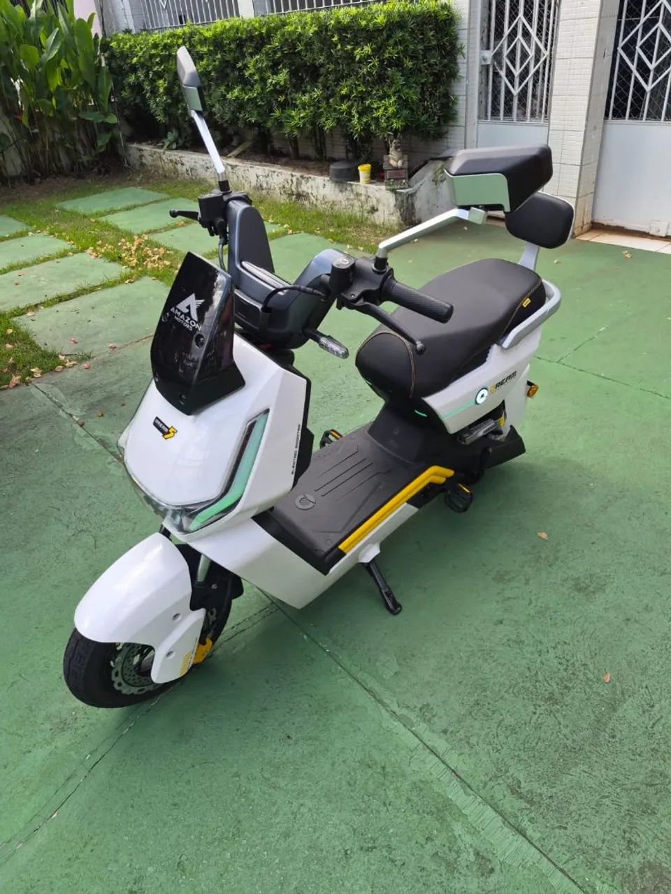 Scooter elétrica