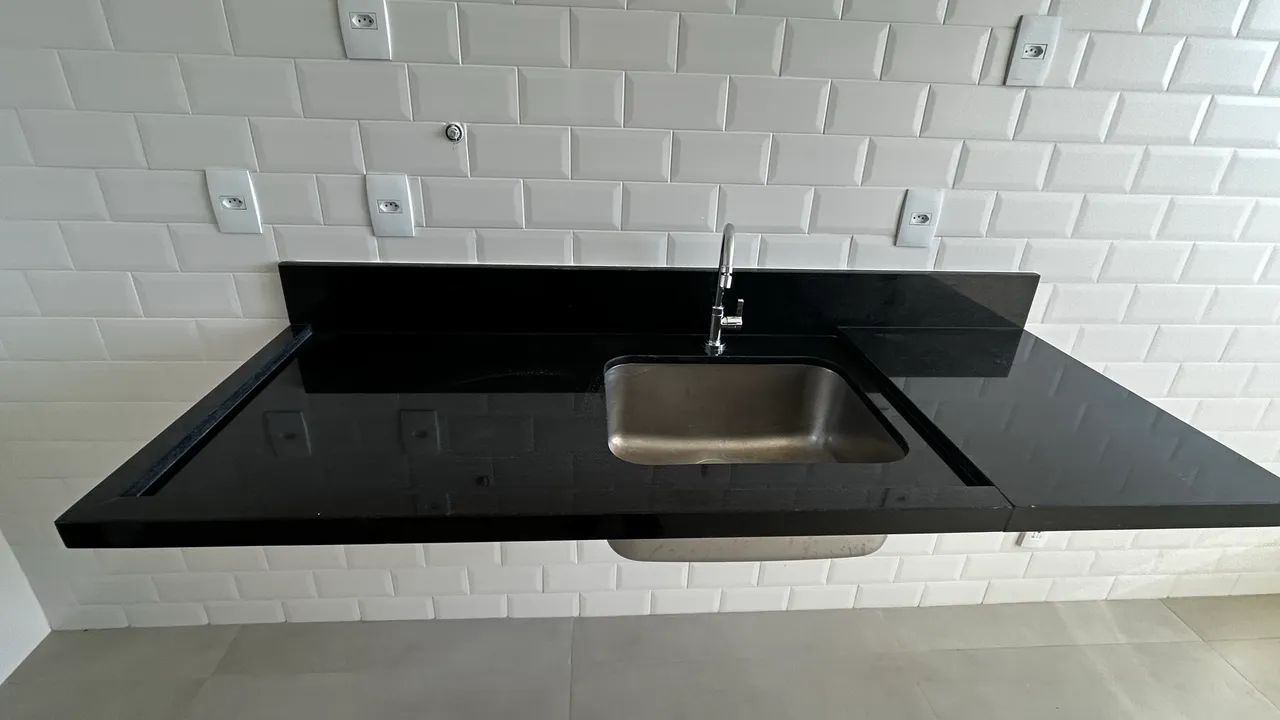 Bancadas, pia, tanque e porta - Foto 3