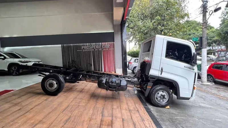 Volkswagen Delivery Express Diesel Automático - Foto 4