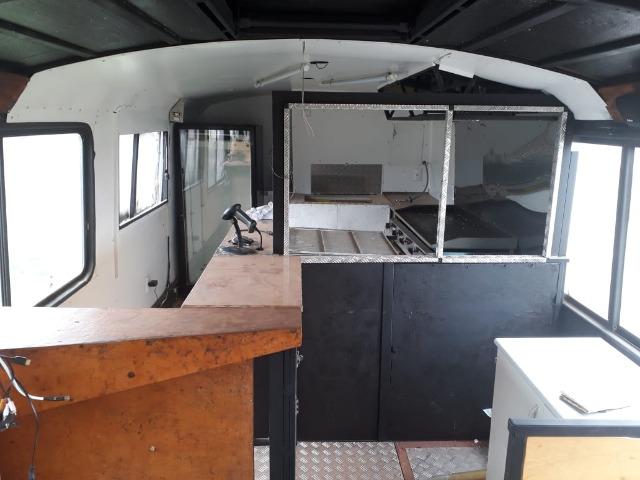 Vendo ou troco Ônibus Food Truk - Foto 14
