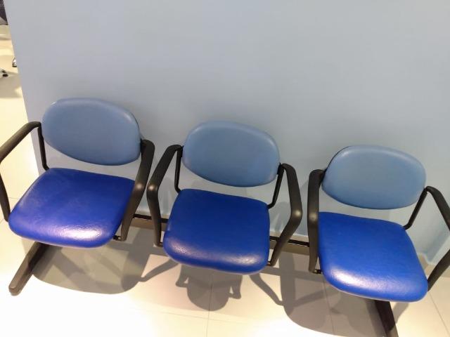 Longarinas para consultório - Foto 2