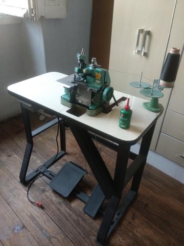 Máquina Industrial Galoneira e Overloque