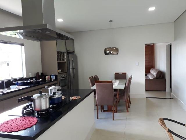 Alto padrão! Moderna! 03 suítes, lote 800m², churrasqueira! - Foto 13