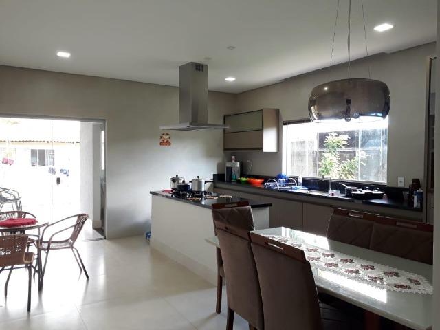 Alto padrão! Moderna! 03 suítes, lote 800m², churrasqueira! - Foto 12