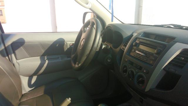 Vende-se Toyota Hilux 3.0 CD 4x4, automática SRV, ano 2006 - Foto 7