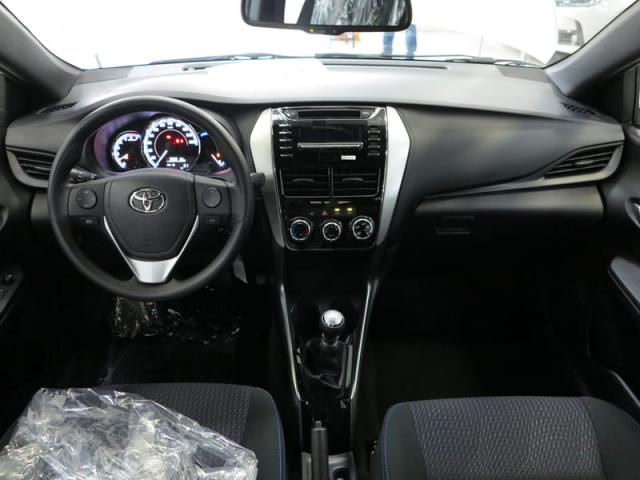 TOYOTA YARIS SEDAN XL MT 19/20 - Foto 11