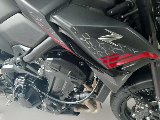 Kawasaki Z 900 Preta 2021 - Foto 14