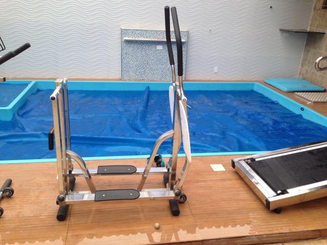 Aparelho de ginástica para piscina