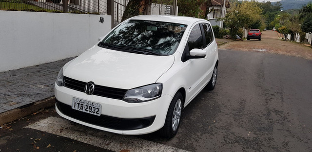 Fox branco 1.6 gll 2013 muito novo.