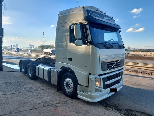 VOLVO FH 460 6X2 2014/2014 GLOBETROTTER #COM SINAL DE 30.000,00 + PARCELAS