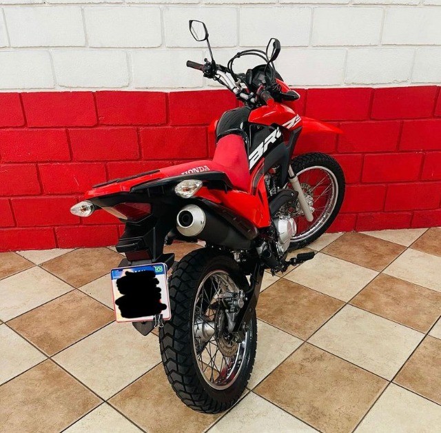 HONDA NXR 160 BROS ENT.: 2.300 + PARCELAS